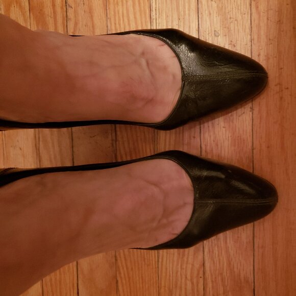 Designer Salvatore Ferragamo Black Patent Pumps Size 9.5 B - Picture 4 of 8
